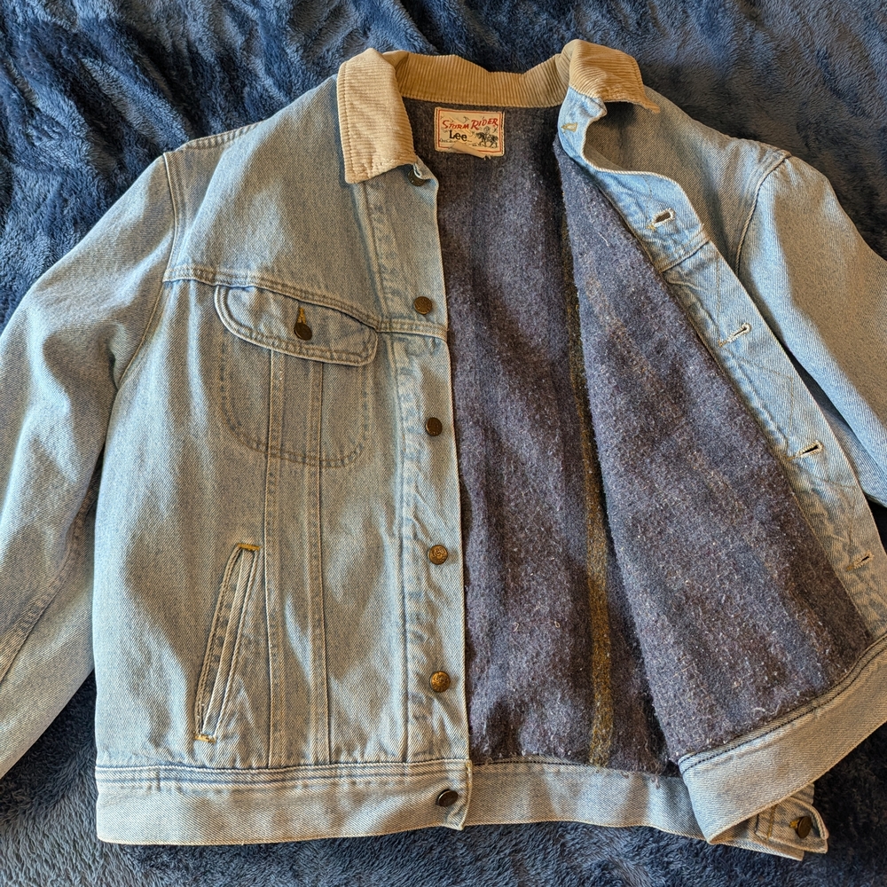 Vintage Lee Storm Rider Light Blue Denim Jacket with Tan Collar.